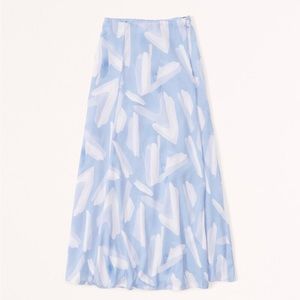 Women’s elevated flowy maxi skirt size XS NWT - Abercrombie